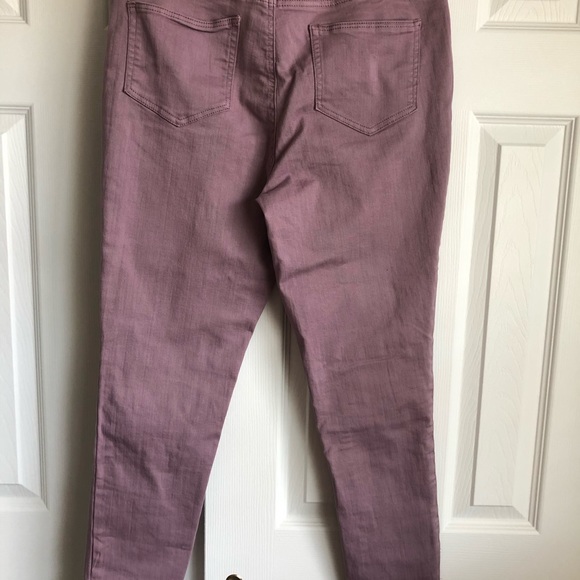 Jeans - Picture 2 of 2